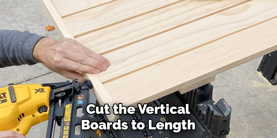 Cut the Vertical Boards to Length