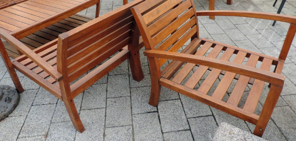 How to Clean Wood Chairs