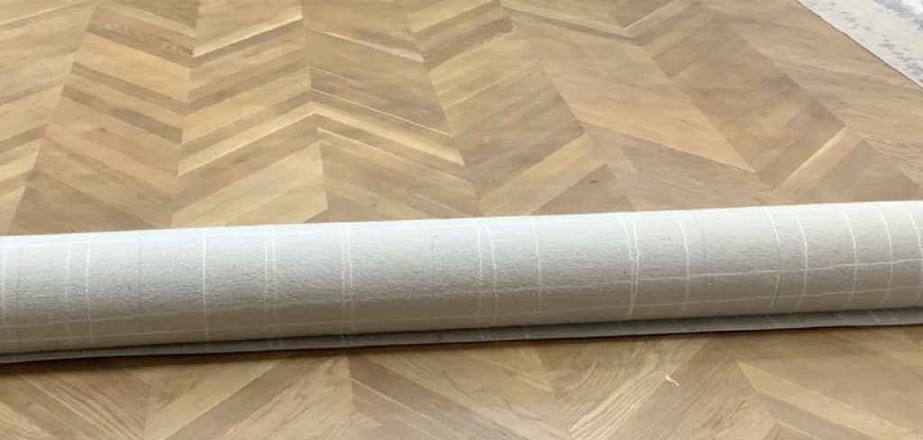 How to Pull Up Carpet from Hardwood Floors