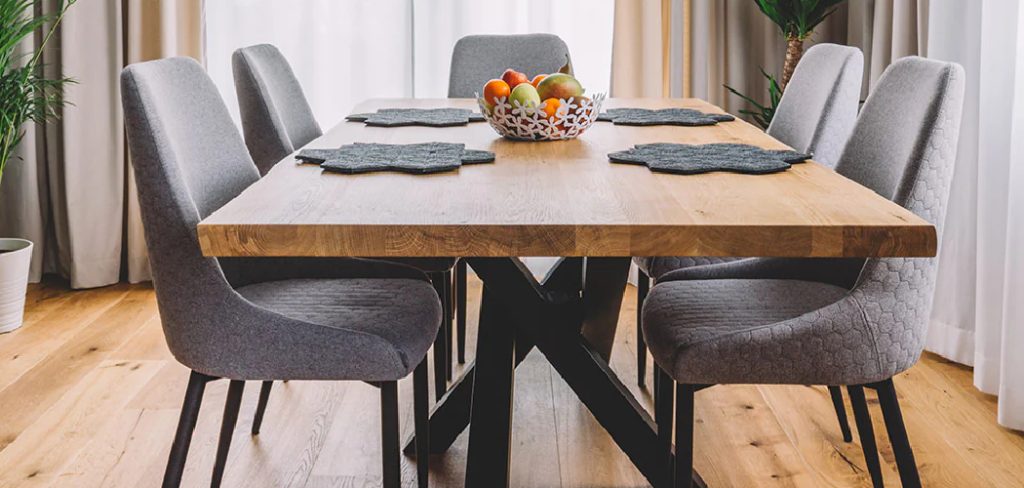 How to Refinish a Wooden Kitchen Table