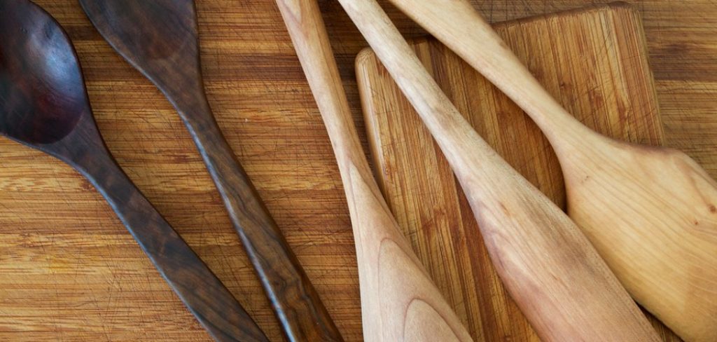 How to oil wooden utensils